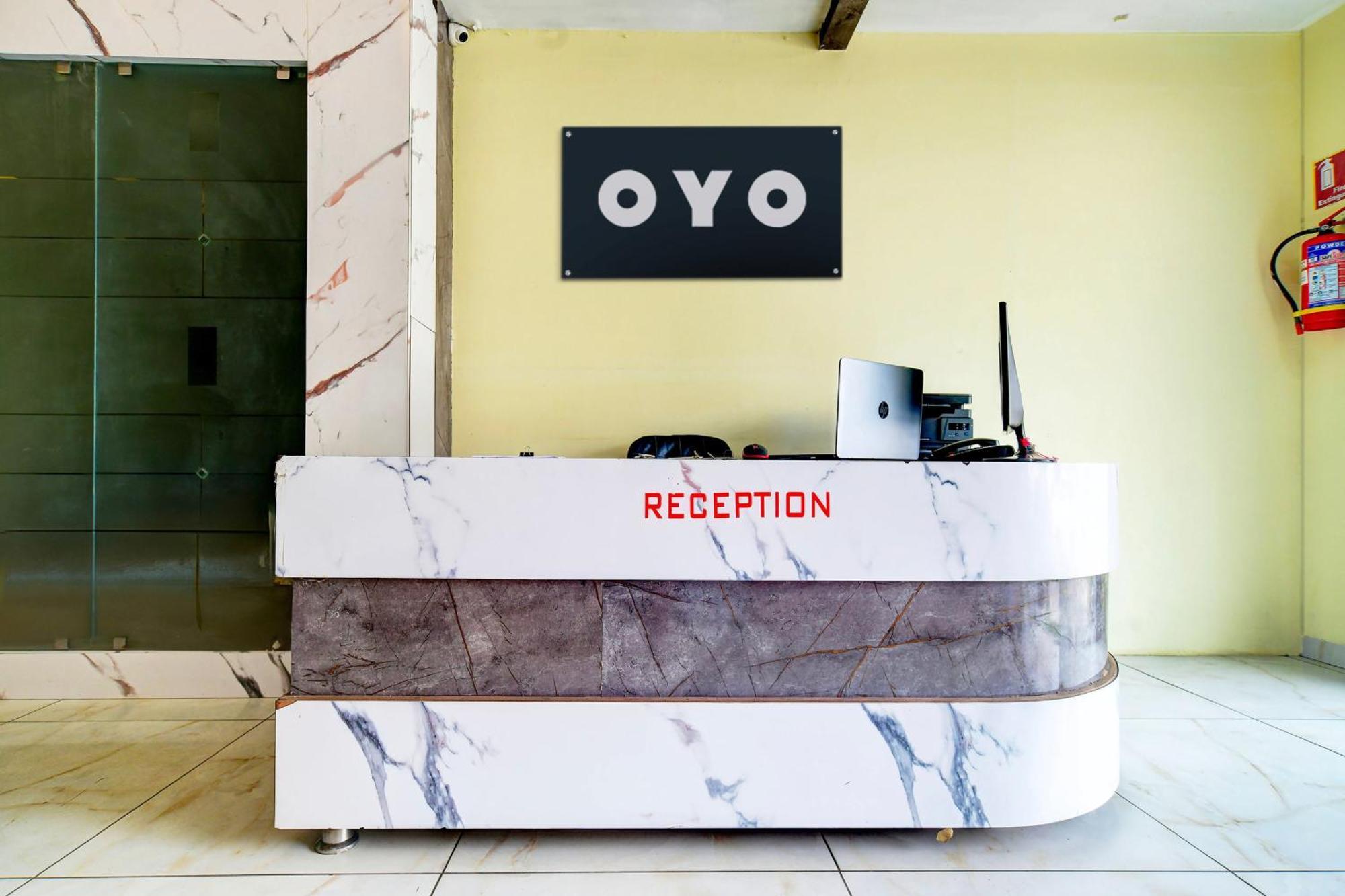 OYO 11657 Hotel SVL Inn Indore Exterior foto