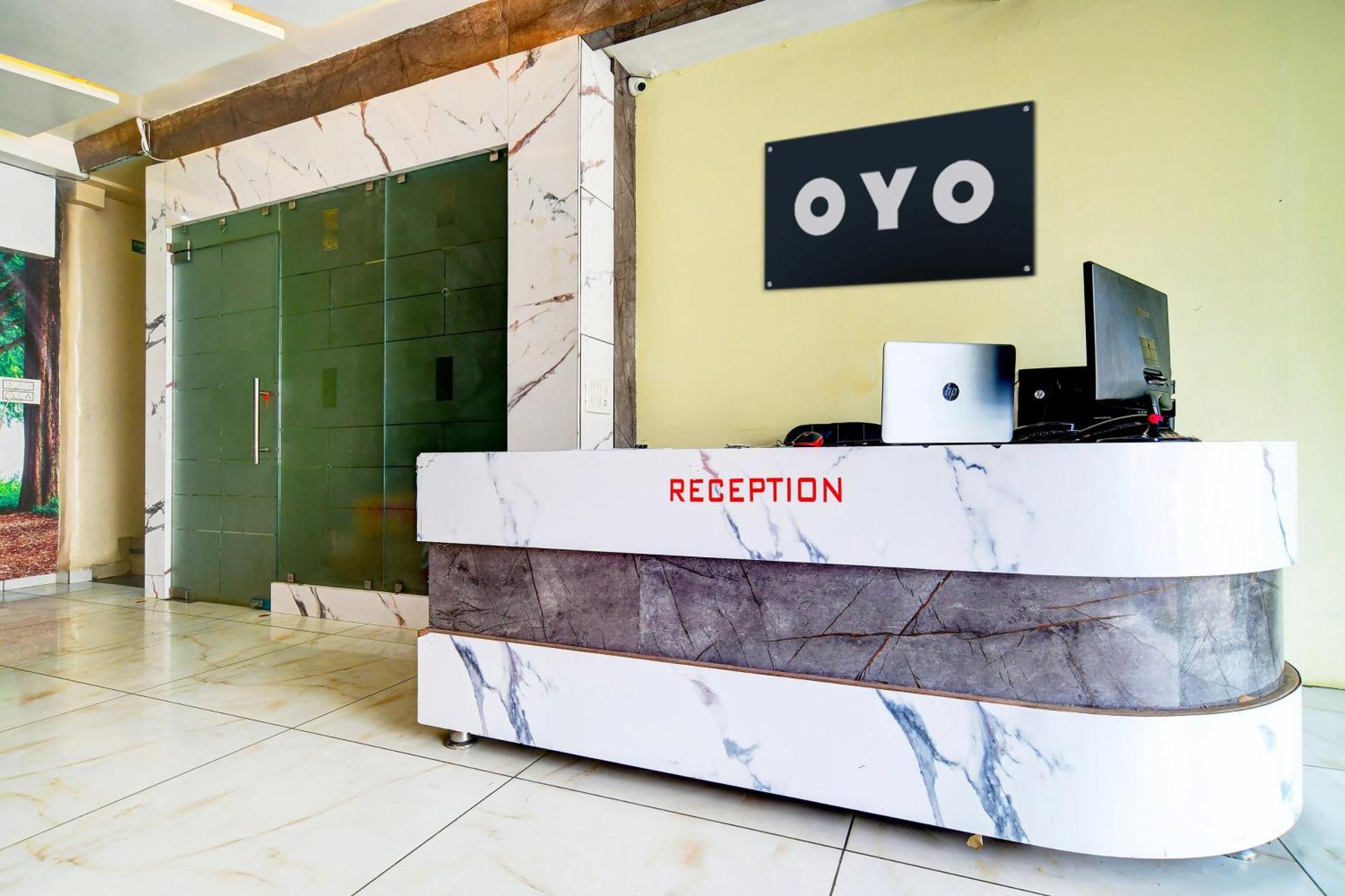 OYO 11657 Hotel SVL Inn Indore Exterior foto