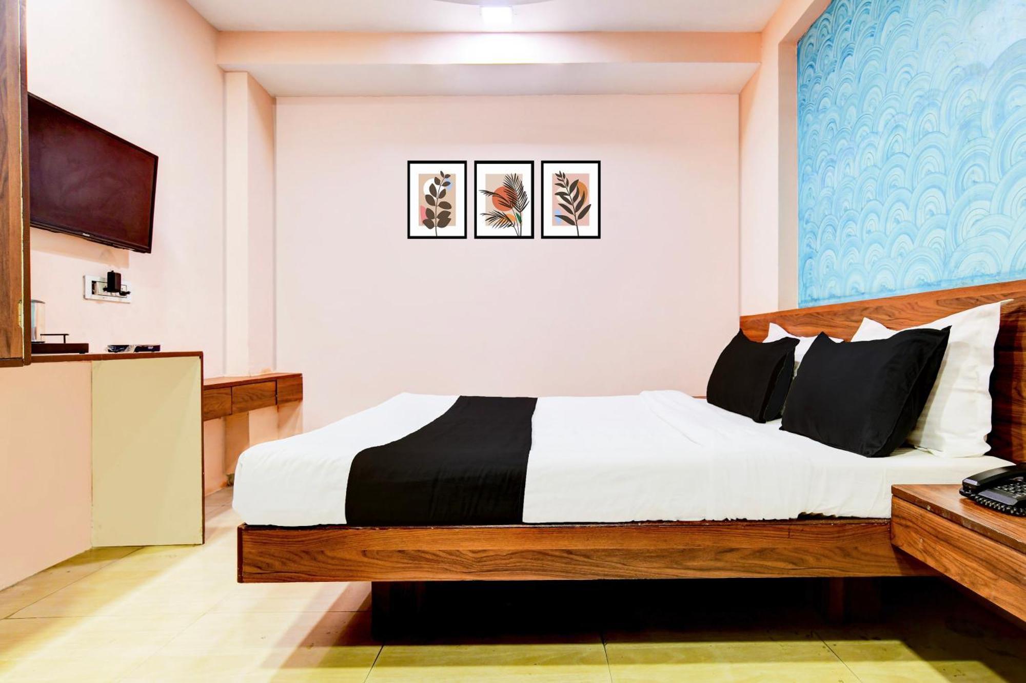 OYO 11657 Hotel SVL Inn Indore Exterior foto